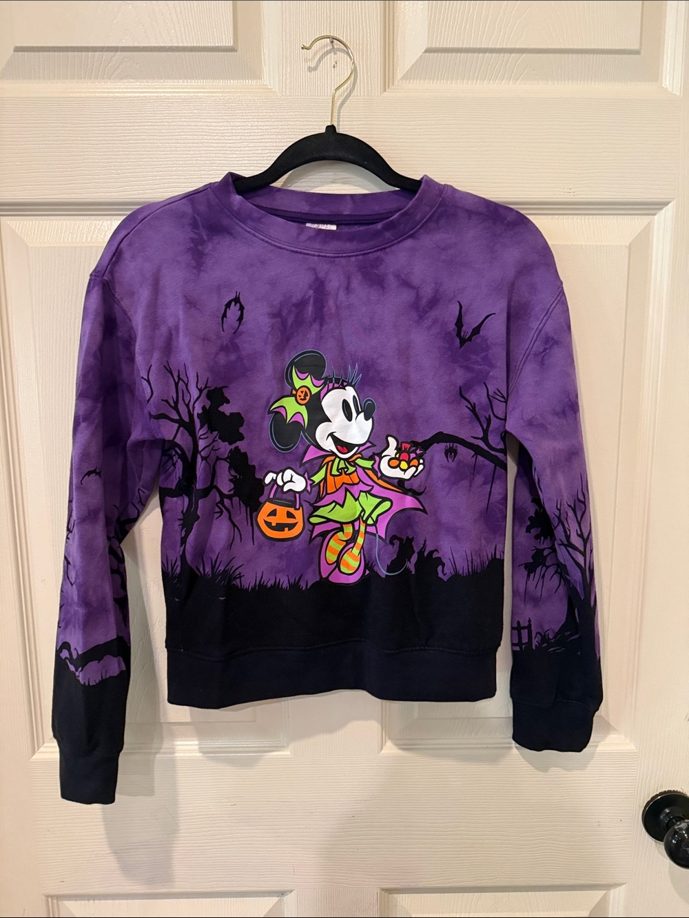 Disney Youth Halloween crewneck sweatshirt, size 11/12